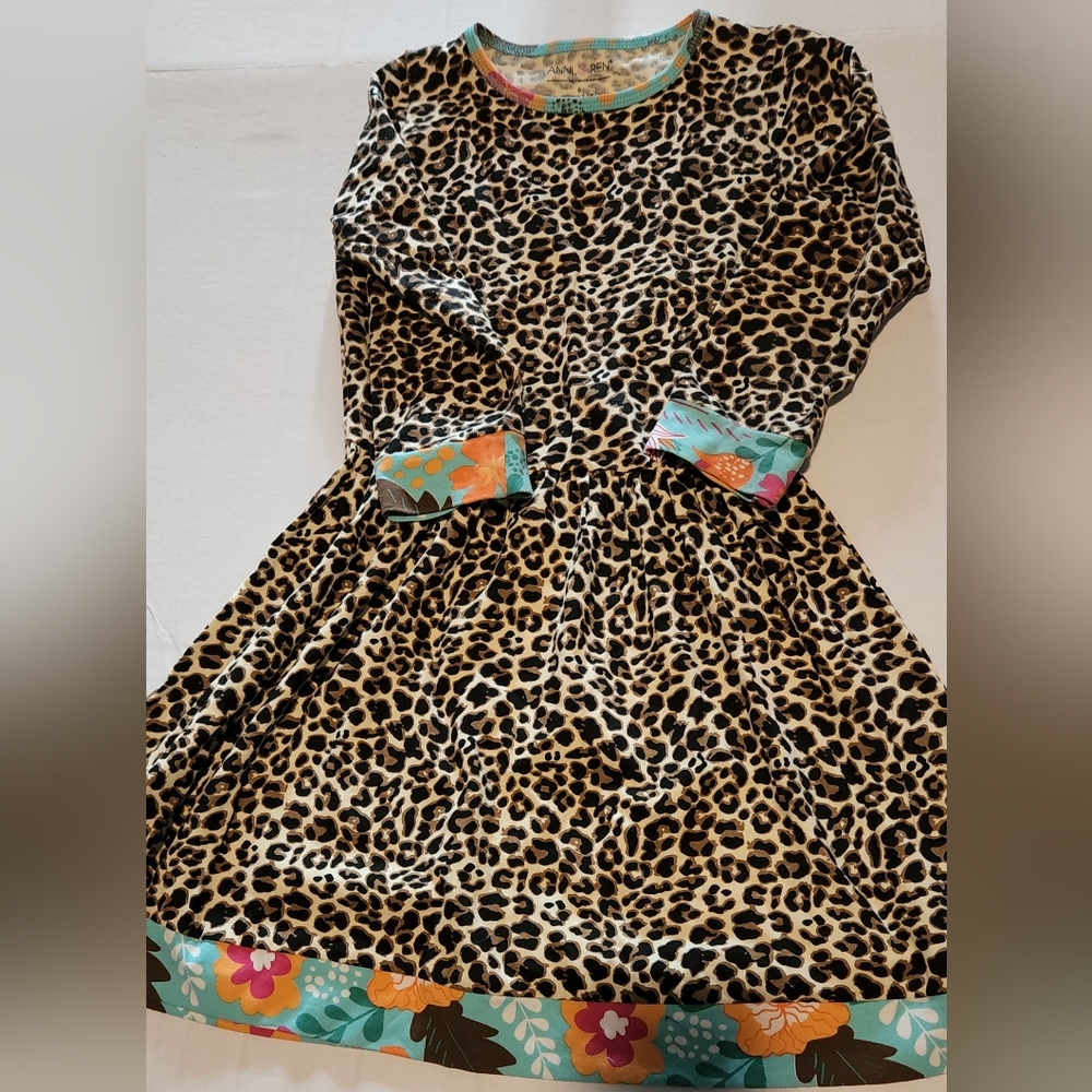 AnnLoren size 6 boutique dress